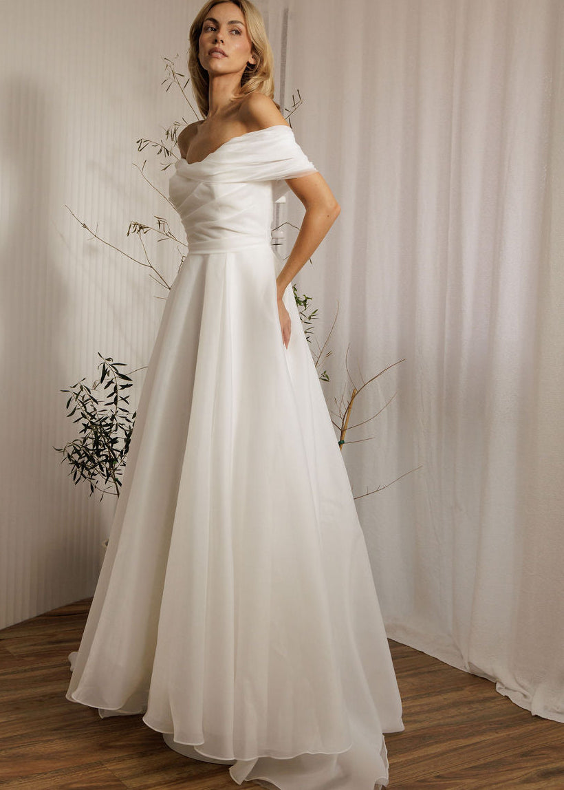 Side of Giorgia modern bridal gown with sculpted bodice and sweetheart neckline