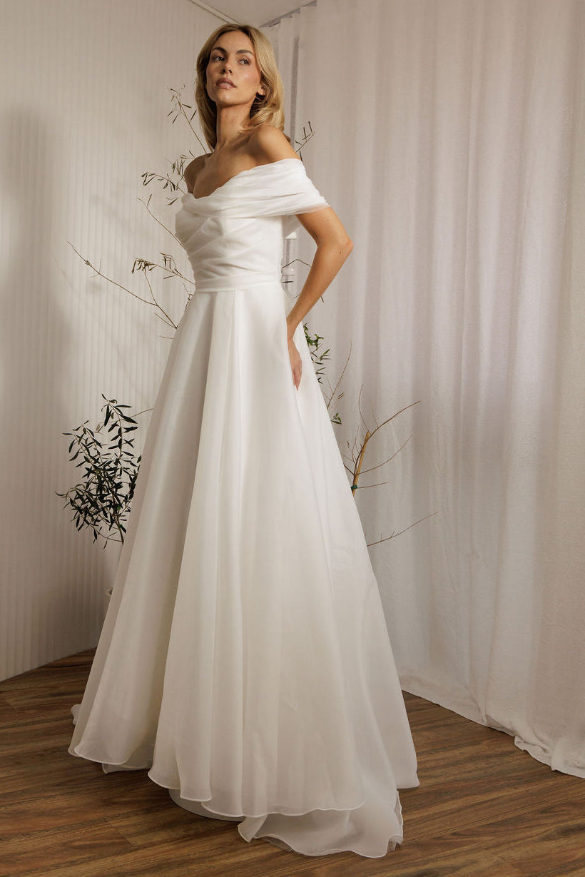Side of Giorgia modern bridal gown with sculpted bodice and sweetheart neckline